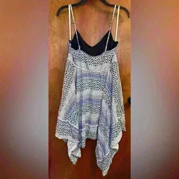 LuLu’s Women’s strappy dress - Picture 4 of 5